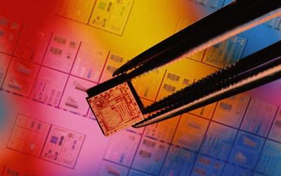 全球首個(gè)柔性系統(tǒng)級(jí)芯片是其它柔性器件的7000倍